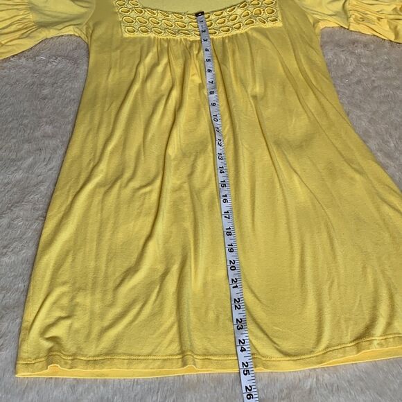 ChaCha Vente yellow bell sleeve dress. - Picture 15 of 16